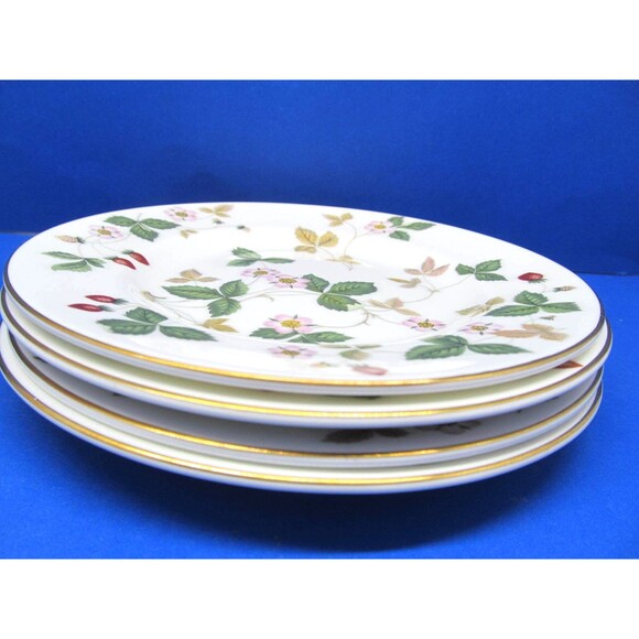 Wedgwood Wild Strawberry Bone China Set Of 4 Bread And Butter Plate And 1 Saucer - Picture 5 of 8